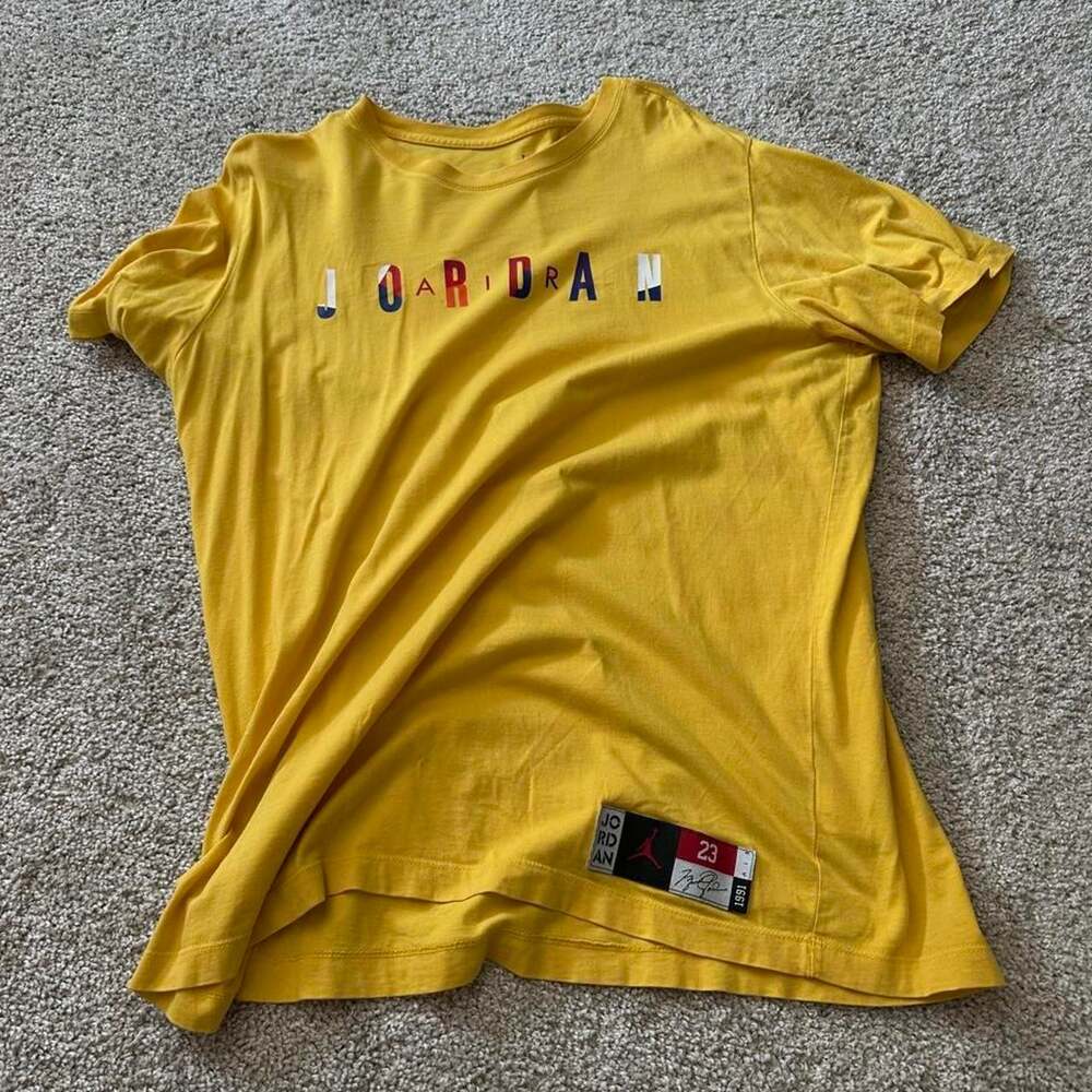 Nike Men's Yellow T-shirt
